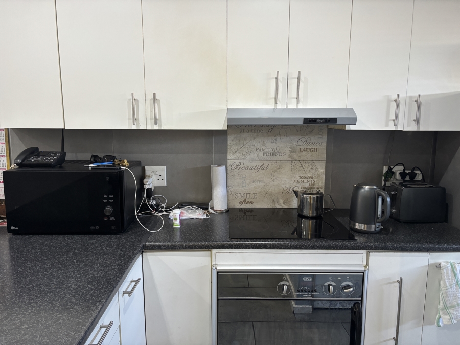 2 Bedroom Property for Sale in Glenwood Western Cape